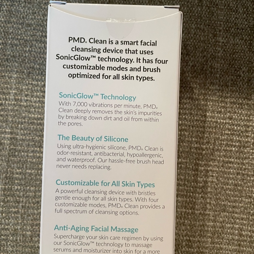 🔥🆕 PMD Clean: Smart Cleansing Facial Device 🔥 - Picture 8 of 11
